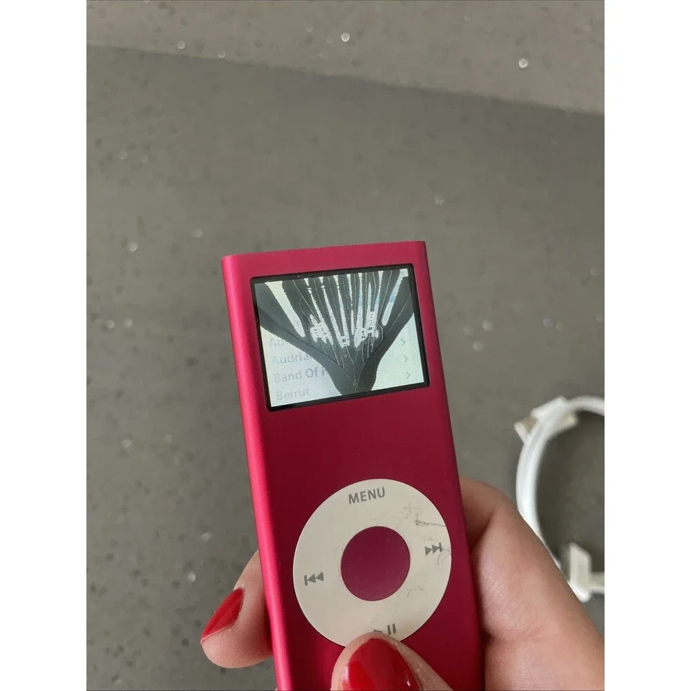 Apple A1199 4GB iPod Nano 2nd Gen Limited Ed. Product RED MA725LL READ! Screen